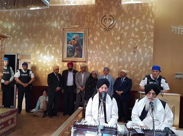 ਰਿਚਮੰਡ ਪੁਲੀਸ ਨੇ ਸਿੱਖ ਕਮਿਊਨਿਟੀ ਨੂੰ ਵਿਸਾਖੀ ਮੌਕੇ ਭੇਂਟ ਕੀਤਾ ਸੁੰਦਰ ਸੁਵੀਨੀਅਰ