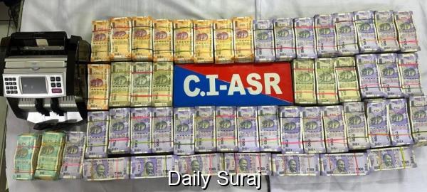 THREE OPERATIVES OF CANADA-BASED SMUGGLER HELD WITH 2.5KG HEROIN, 42L DRUG MONEY