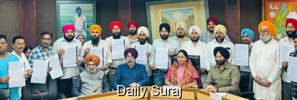 Delhi CM ਰੇਖਾ ਗੁਪਤਾ ਨੇ 1984 ਸਿੱਖ ਵਿਰੋਧੀ ਦੰਗਿਆਂ ਦੇ ਪੀੜਤਾਂ ਦੇ ਪਰਿਵਾਰਕ ਮੈਂਬਰਾਂ ਨੂੰ ਸੌਂਪੇ ਨੌਕਰੀ ਪੱਤਰ