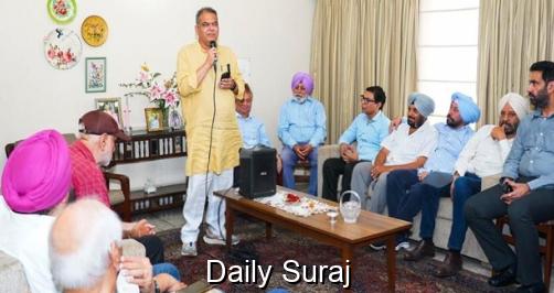 ਭਾਰਤ ਭੂਸ਼ਣ ਆਸ਼ੂ ਨੇ ਮੁਅੱਤਲ ਕੀਤੇ ਵਿਜੀਲੈਂਸ ਦੇ ਐਸਐਸਪੀ ਨਾਲ ਸੰਜੀਵ ਅਰੋੜਾ ਦੀ ਫੋਟੋ ਕੀਤੀ ਜਨਤਕ