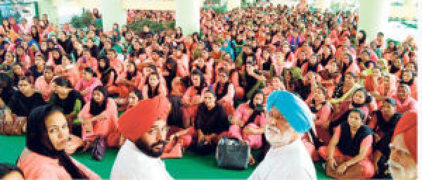 ਪੁਲੀਸ ਨੇ ਮਹਿਲ ਵੱਲ ਜਾਂਦੀਆਂ ਆਸ਼ਾ ਵਰਕਰਾਂ ਫੁਹਾਰਾ ਚੌਕ ’ਤੇ ਰੋਕੀਆਂ
