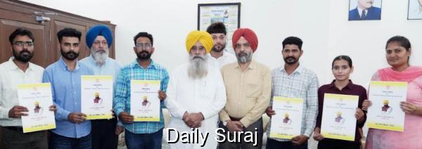 ਗੁਰਮੀਤ ਸਿੰਘ ਖੁੱਡੀਆਂ ਨੇ ਪਸ਼ੂ ਪਾਲਣ ਵਿਭਾਗ ਵਿੱਚ 8 ਨੌਜਵਾਨਾਂ ਨੂੰ ਨਿਯੁਕਤੀ ਪੱਤਰ ਸੌਂਪੇ