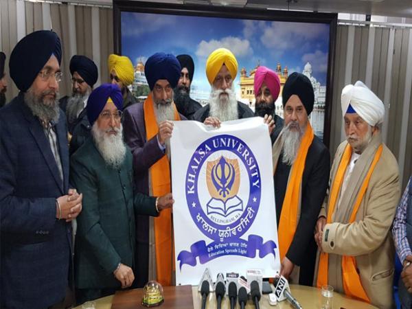 ਅਮਰੀਕਾ 'ਚ ਖ਼ਾਲਸਾ ਯੂਨੀਵਰਸਿਟੀ ਸਥਾਪਿਤ ਕਰਨ ਵਾਲੀਆਂ ਸ਼ਖ਼ਸੀਅਤਾਂ ਦਾ ਸਨਮਾਨ