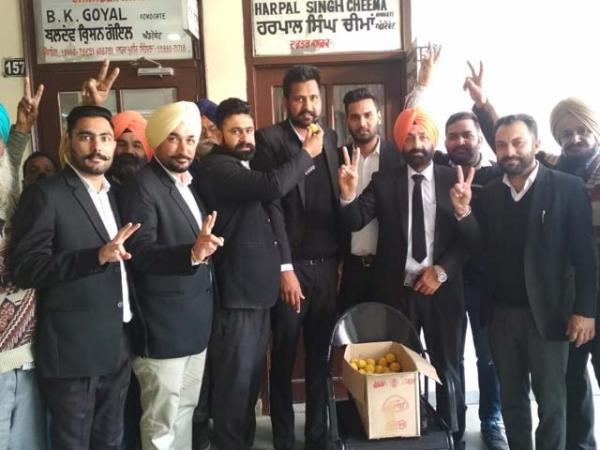 ਪੰਜਾਬ 'ਚ ਆਪ ਦੇ ਗੜ੍ਹ ਸੰਗਰੂਰ ਵਿਚ ਵਰਕਰਾਂ ਵਲੋਂ ਜਸ਼ਨ