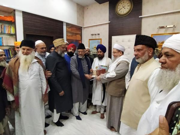 ਦਿੱਲੀ, ਹਰਿਆਣਾ ਤੇ ਕਰਨਾਟਕ ਦੇ ਮੁਸਲਿਮ ਆਗੂਆਂ ਨੇ ਅਕਾਲ ਤਖਤ ਸਾਹਿਬ ਦੇ ਜਥੇਦਾਰ ਨਾਲ ਕੀਤੀ ਮੁਲਾਕਾਤ
