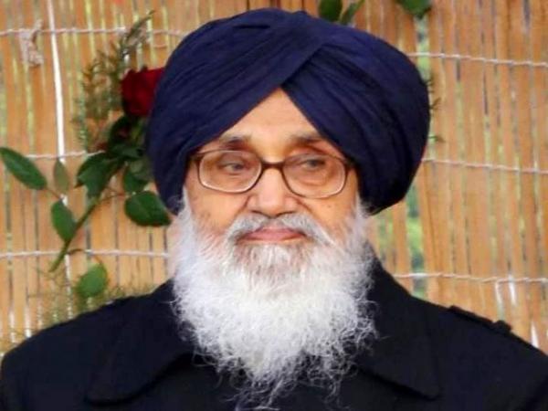 ਅਕਾਲੀ ਦਲ ਟਕਸਾਲੀਆ ਨੇ ਪਾਰਟੀ ਦੀ ਪਿੱਠ 'ਤੇ ਮਾਰਿਆ ਛੁਰਾ - ਪ੍ਰਕਾਸ਼ ਸਿੰਘ ਬਾਦਲ