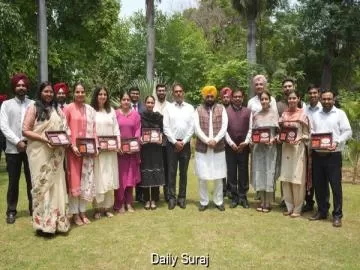CM Bhagwant Singh Mann Felicitates UPSC 2025 Achievers; Says Punjab’s Youth From Ordinary Families Are Cracking UPSC & Making Us Proud