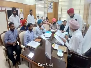 ਵਿੱਤ ਮੰਤਰੀ ਹਰਪਾਲ ਚੀਮਾ ਨੇ ਸੀਵਰੇਜ ਬੋਰਡ ਦੇ ਆਊਟਸੋਰਸ ਮੁਲਾਜਮਾਂ ਨਾਲ ਕੀਤੀ ਮੀਟਿੰਗ