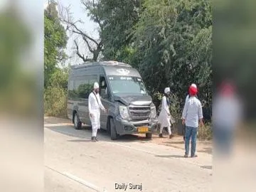 बरनाला-बठिंडा नेशनल हाईवे पर बड़ा हादसा टला: रंजीत सिंह ढडरियां वाले का काफिला दुर्घटनाग्रस्त, चालक की सूझबूझ से बची जान