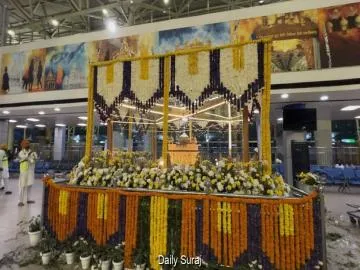 ਸ੍ਰੀ ਗੁਰੂ ਰਾਮਦਾਸ ਜੀ ਦੇ ਪ੍ਰਕਾਸ਼ ਪੁਰਬ 'ਤੇ ਅਲੌਕਿਕ ਸਜਾਵਟ: ਫੁੱਲਾਂ ਦੀ ਮਹਿਕ ਅਤੇ ਰੌਸ਼ਨੀਆਂ ਨਾਲ ਸ਼ਿੰਗਾਰਿਆ ਅੰਮ੍ਰਿਤਸਰ ਹਵਾਈ ਅੱਡਾ