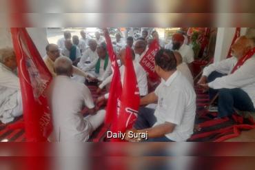 Farmers Protest Paddy Procurement Delays in Haryana, Demand End to Online Portal System